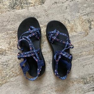 Worn twice Womens size 10 Chacos!!